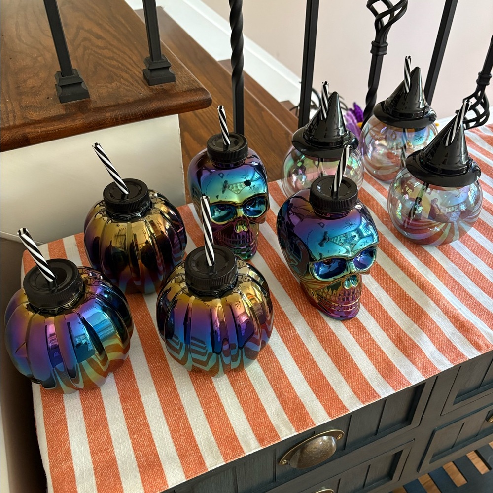 NWT! Iridescent Skulls, Jack-o-lanterns, and Witches hat drink- ware!